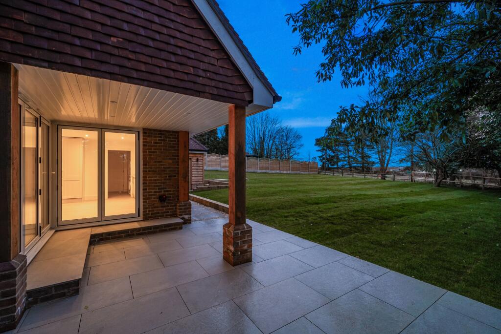 House in Guildford - View 2