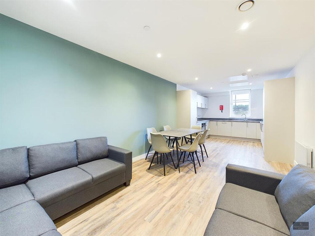 Apartment in Exeter - View 2