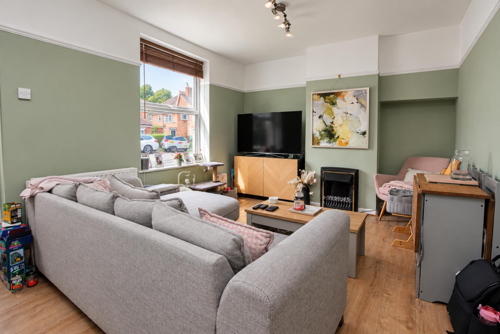 House in Sutton - View 5