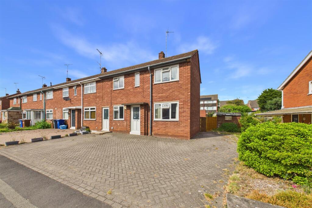 2-bed terraced on Byrds Lane, Uttoxeter, Staffordshire, £195,000