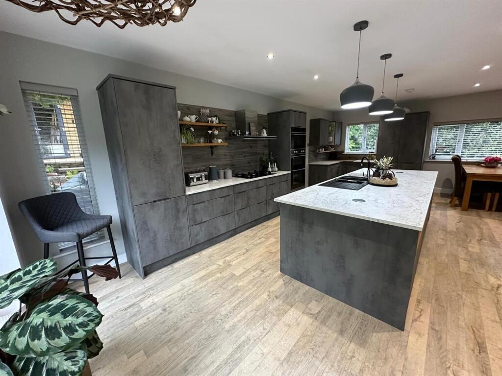 Additional image 9 of Ladymead, Glenlyon Avenue, Keighley