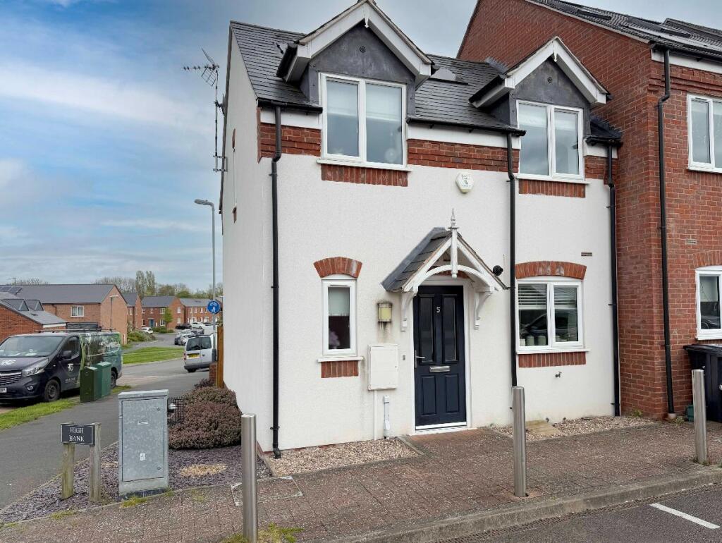 Main image of property: Highbank, Lower Cape, Warwick