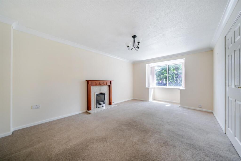 8, Acorn Close, Whittington, Oswestry. photo 4