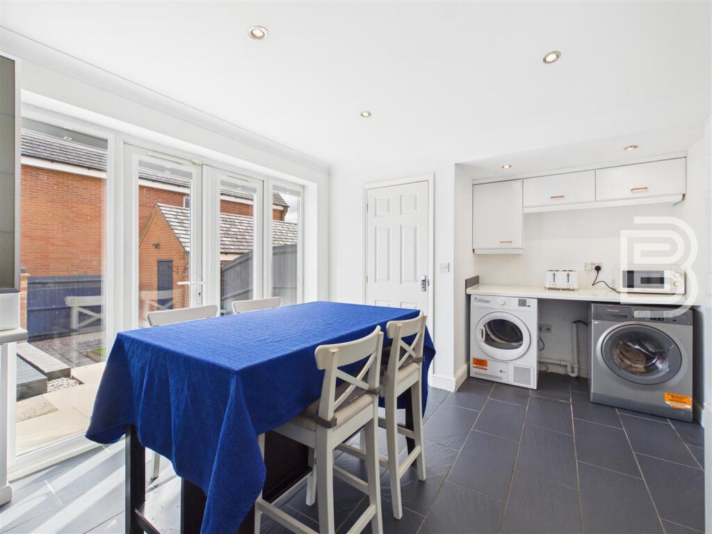 House in Rugby, Brownsover - View 5