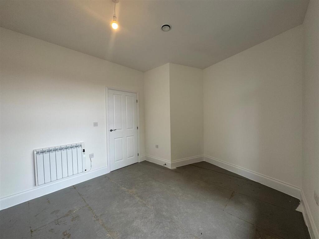 Apartment in Bath, Trowbridge - More