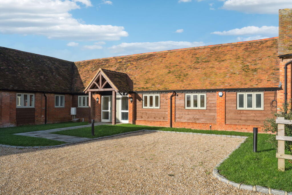 3-bed house on 2 Pettifer Court, Buckingham Road, Weedon, Aylesbury, HP22 4DP, £695,000