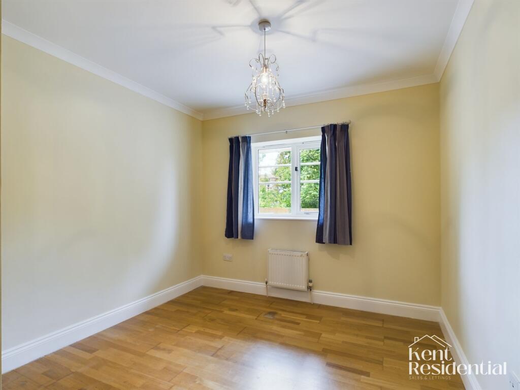 Apartment in Maidstone, Kent - View 5