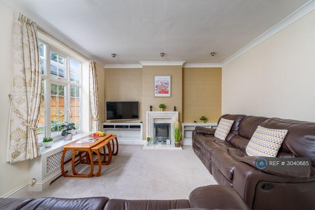 House in Stevenage - View 2