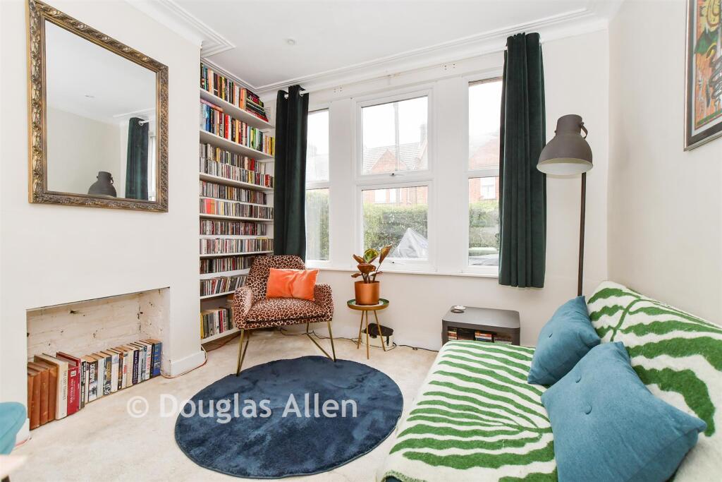 Apartment in London - View 3