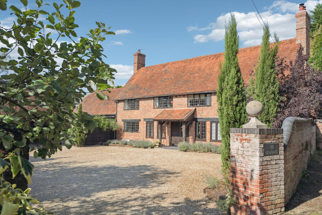 Main image of property: High Street, Abingdon, OX14