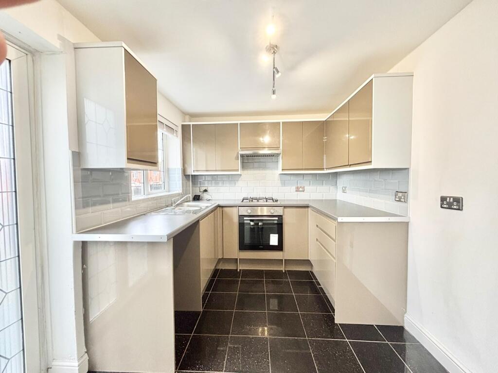House in Tameside, Greater Manchester - View 4