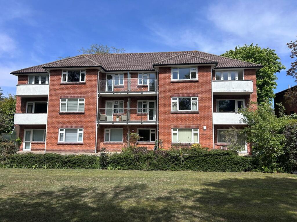 3-bed flat on West Cliff Road, WEST CLIFF, BH4, £325,000
