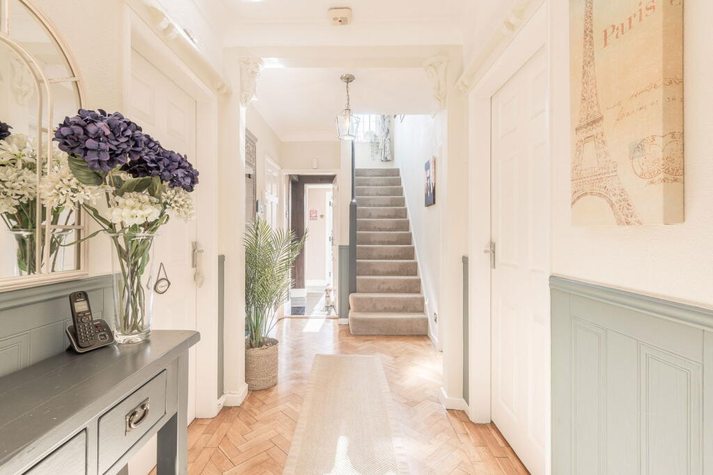 House in Sutton Coldfield, Whitehouse Common - View 5