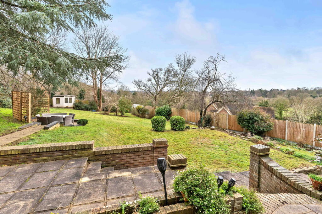 Robin Hill, High Molewood, Hertford, Hertfordshire, SG14 photo 4