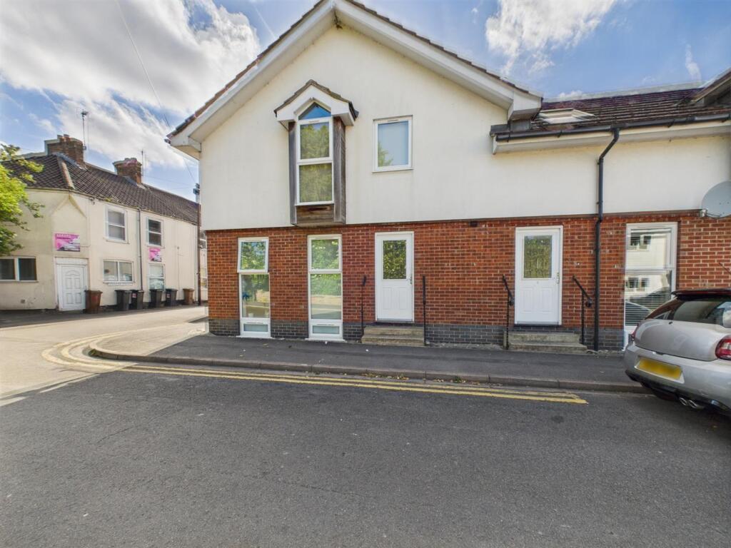 2-bed flat on 1 Spencer Court, Spencer Street, Lincoln, £119,950