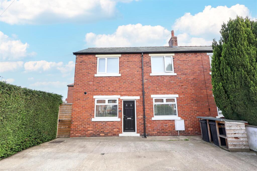 3-bed semi-detached on Aismunderby Road, Ripon, £225,000
