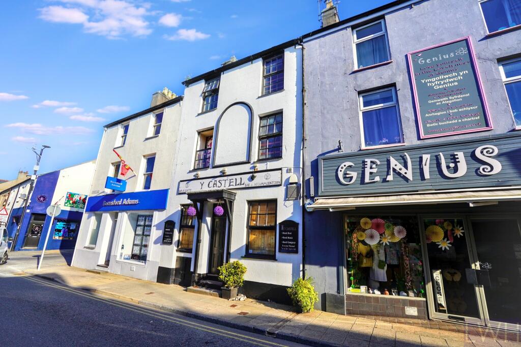 Main image of property: 89 High Street, Pwllheli