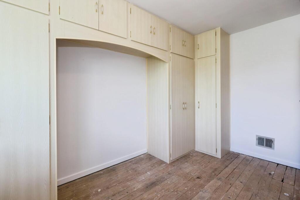 Butterworth Close, Hurst Hill - More