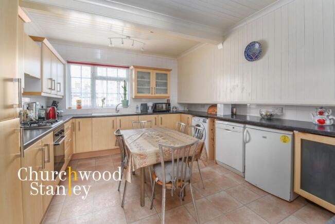 Kitchen and Breakfast area