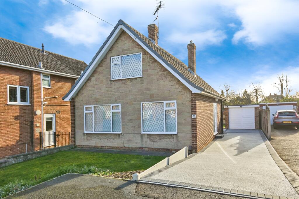3-bed detached on Hillsway, Chellaston, Derby, £299,000