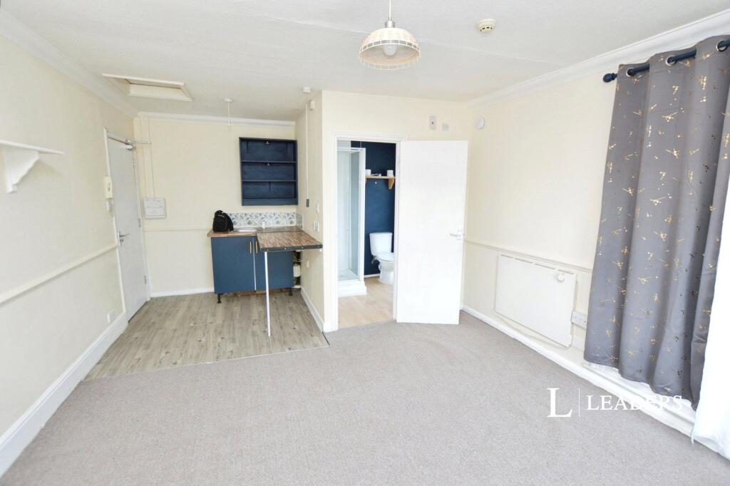 Apartment in Colchester, New Town - View 3