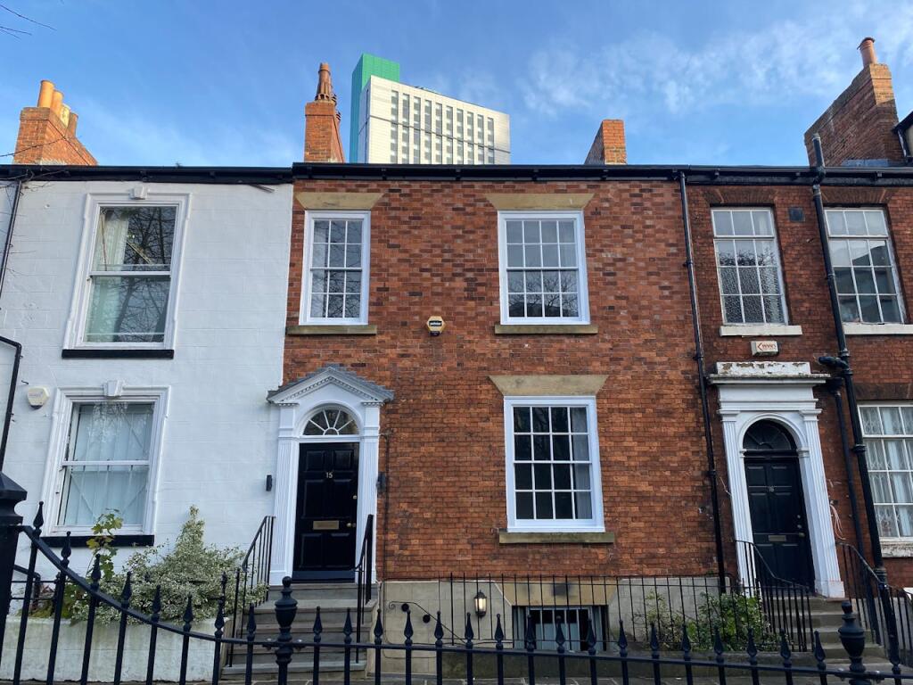 Main image of property: 15 Queen Square, Leeds, LS2 8AJ