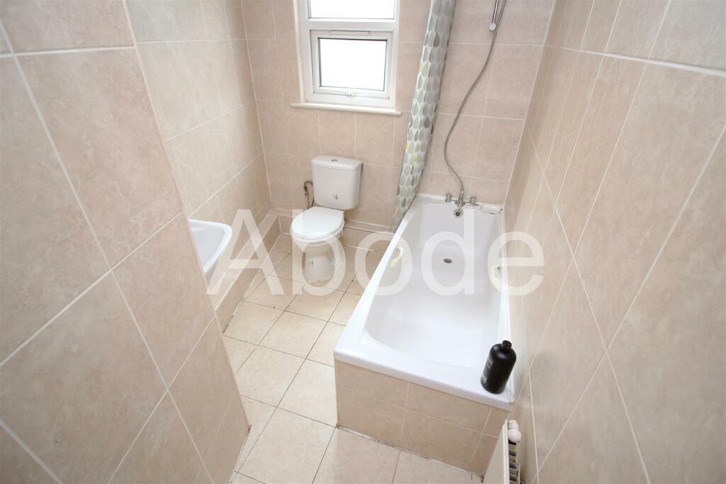 2, Royal Park Avenue photo 3