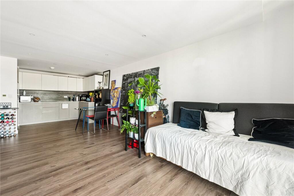 Apartment in London - View 4