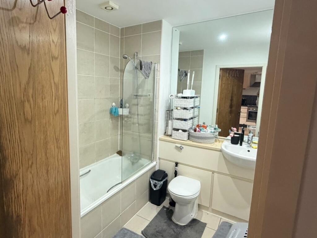 Apartment in Manchester, Piccadilly, City Centre - View 4