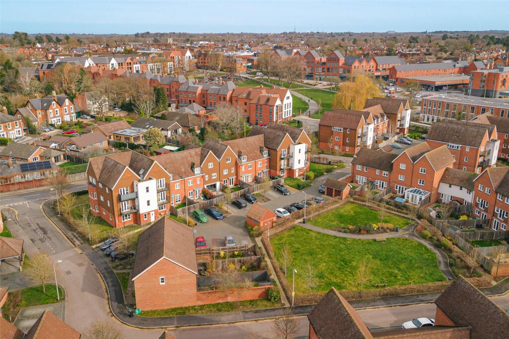 Apartment in Wokingham, Emmbrook - View 5