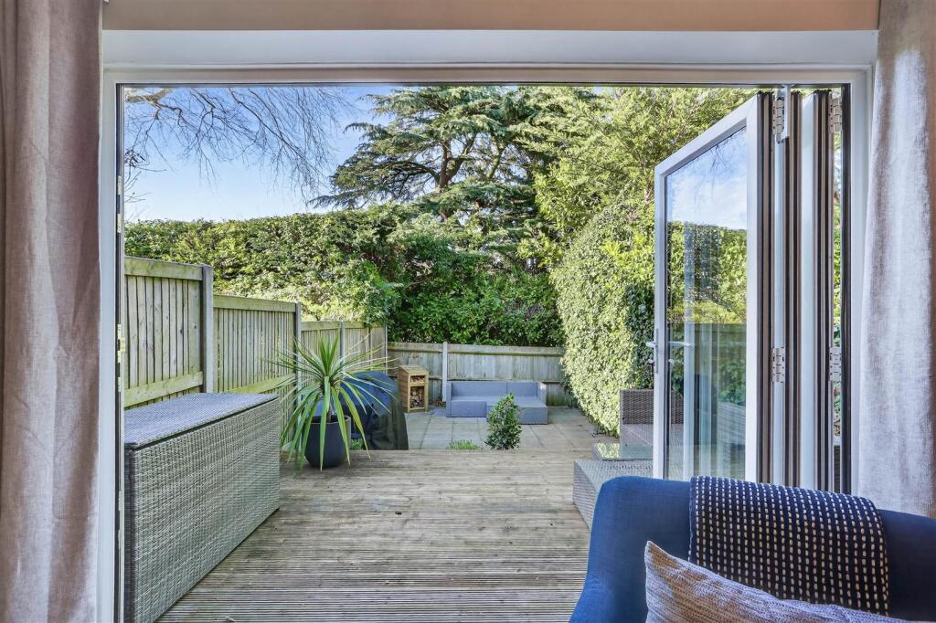 Filey Close, South Sutton photo 4