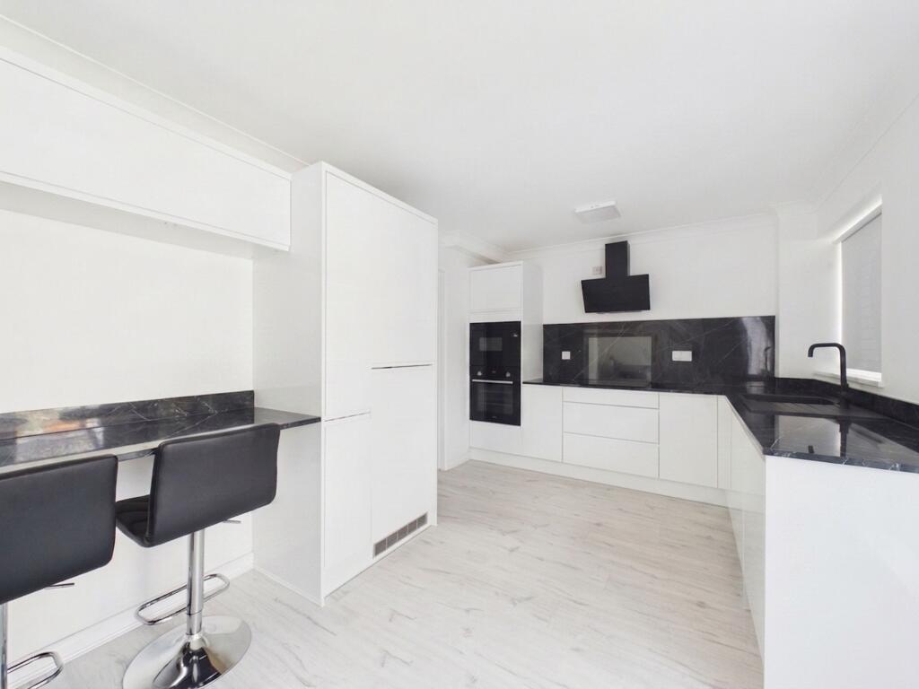 House in Southend-on-Sea - View 3
