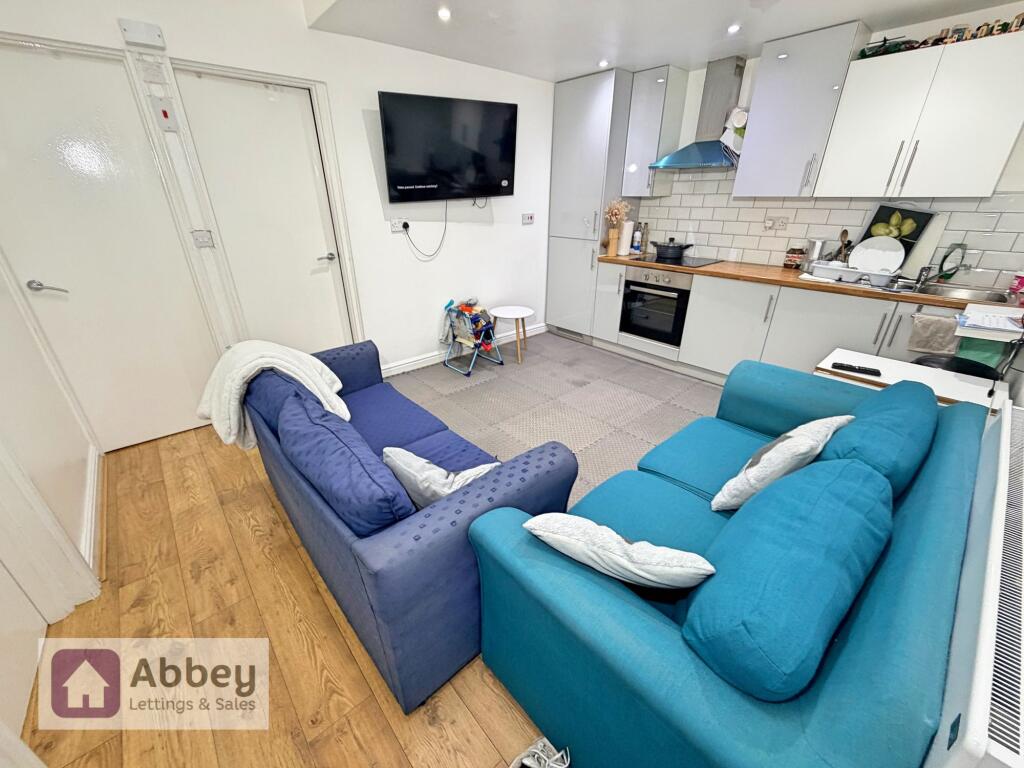 Main image of property: Fleetwood Road, Leicester, LE2