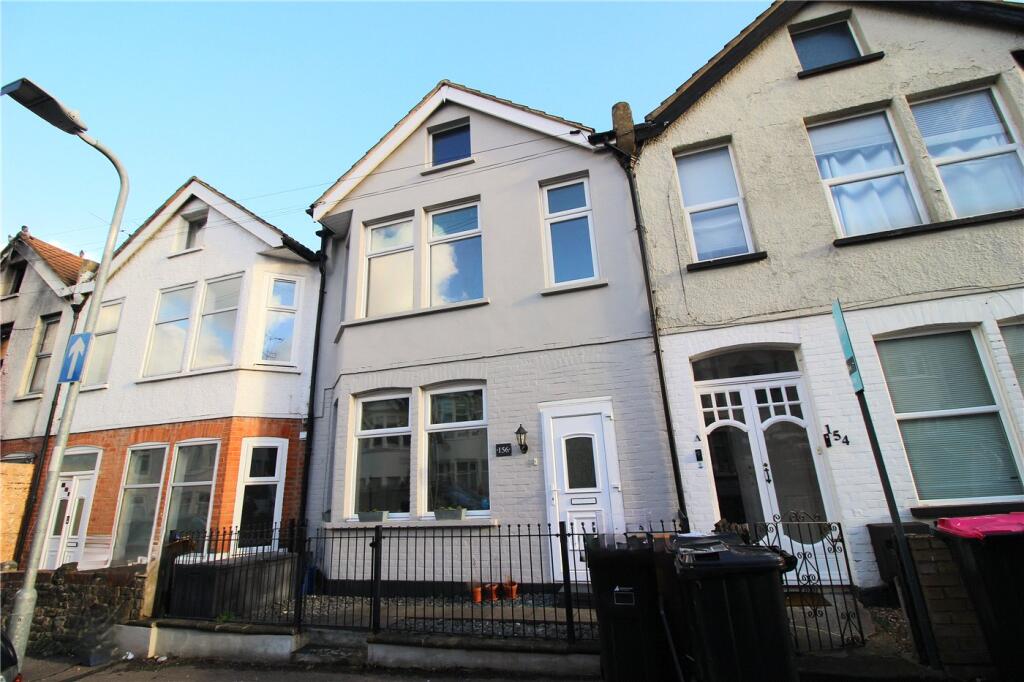 Main image of property: Brightwell Avenue, Westcliff-on-Sea, Essex, SS0