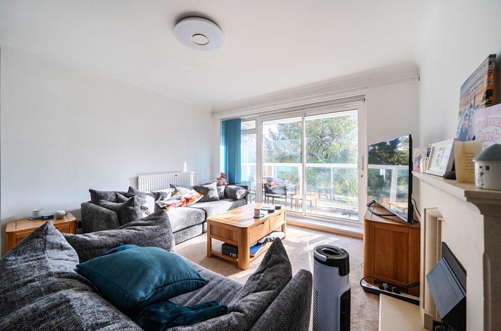 Apartment in Winchester, Lower Stanmore - More