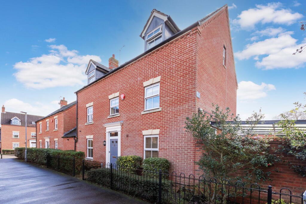 Main image of property: Parsons Road, Langley, SL3