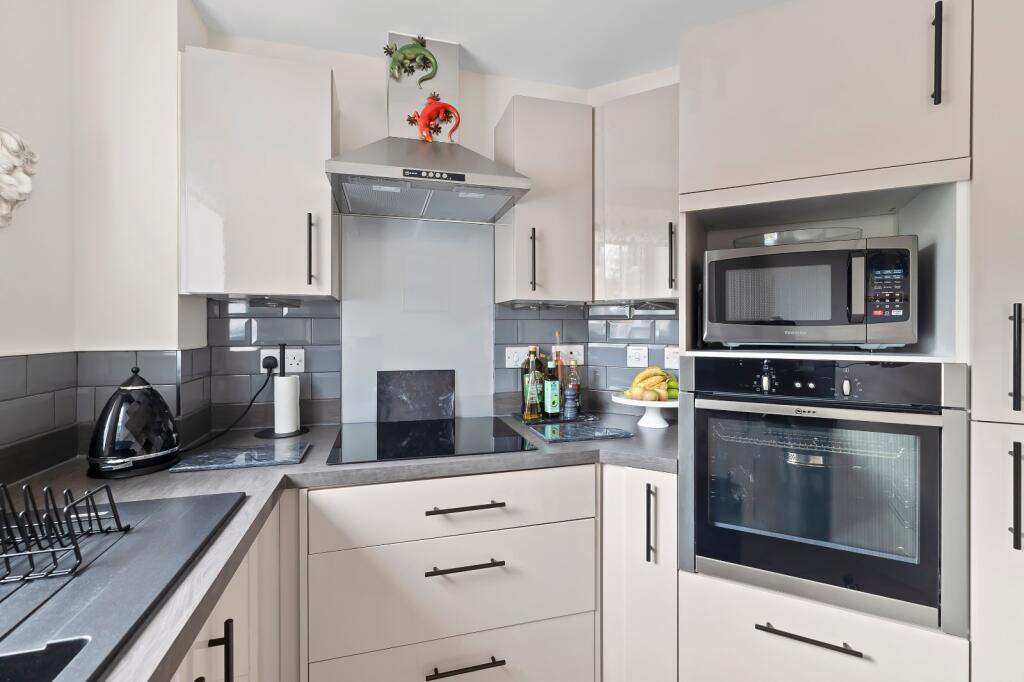 Apartment in Bradford, Middleton Estate, Ilkley - More