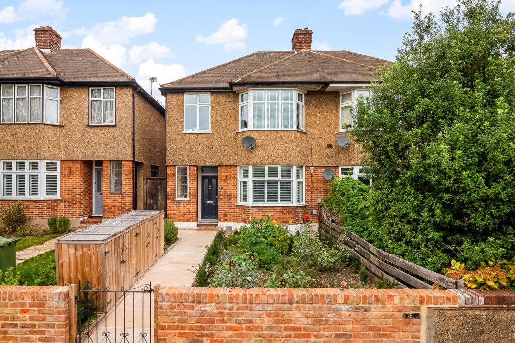 Main image of property: Chestnut Road, London, SE27
