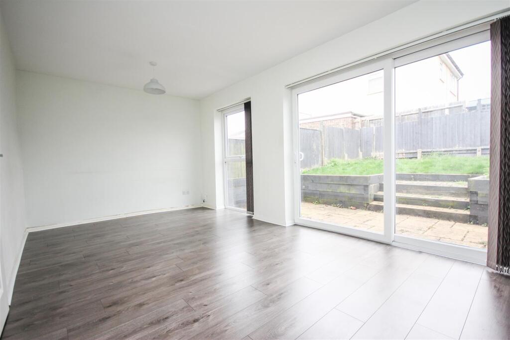 House in Wellingborough, Hatton Park - View 3