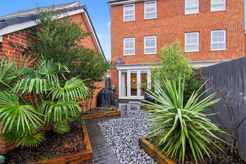 Topiary Road, Nuneaton, CV10 photo 4