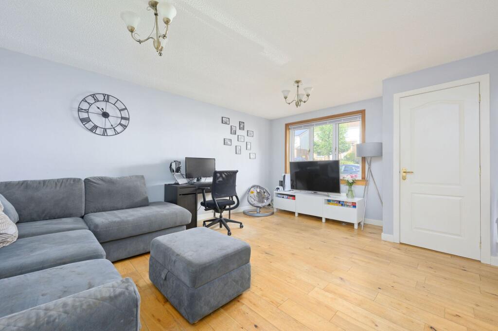 House in Kirkcaldy - More