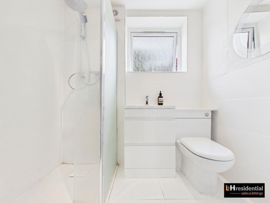 Apartment in Borehamwood, Elstree and Borehamwood - More