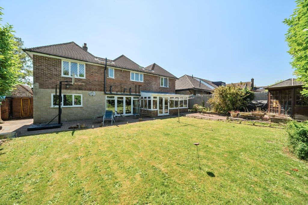 Midsummer Hill, Kennington, Ashford TN24 photo 2