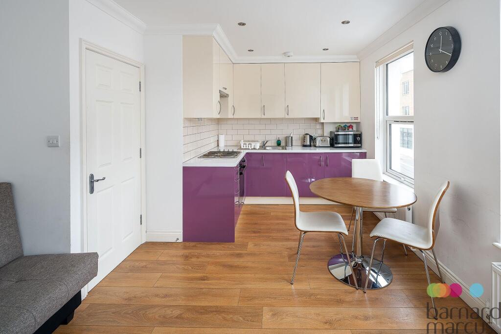 Apartment in London - View 5