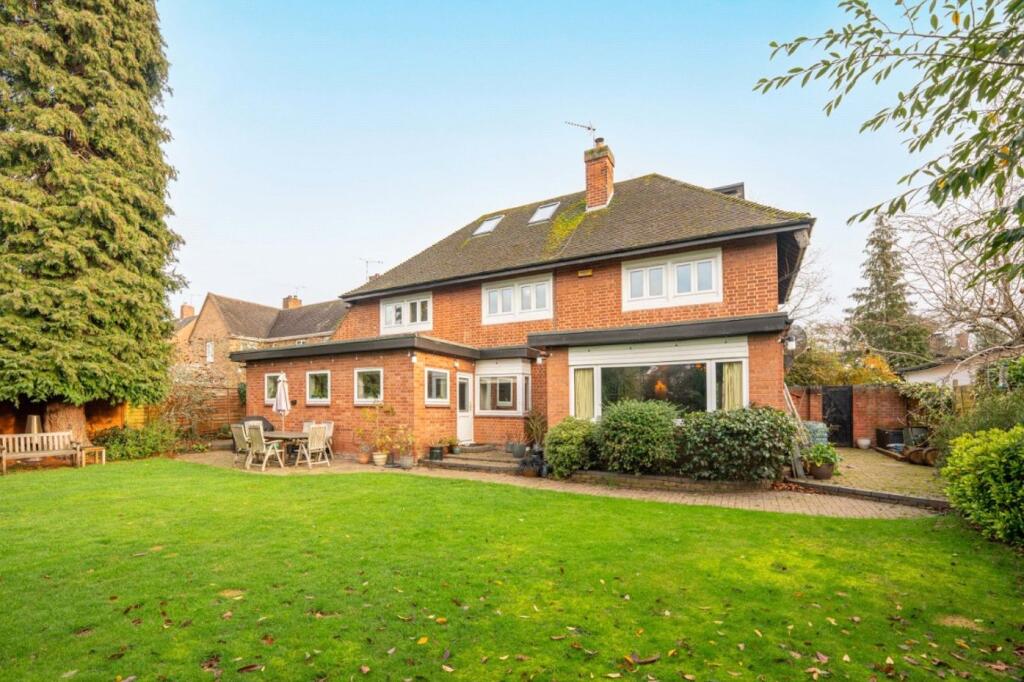 Almond Avenue, Leamington Spa, Warwickshire, CV32 photo 3