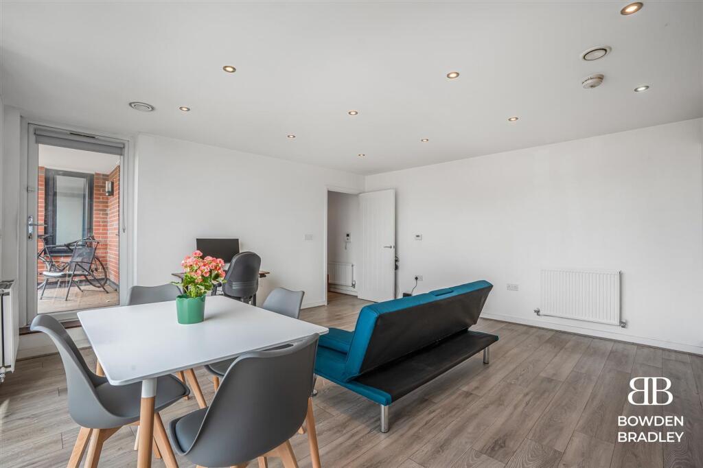 Marine Crescent, Sonar House, IG6 - View 3