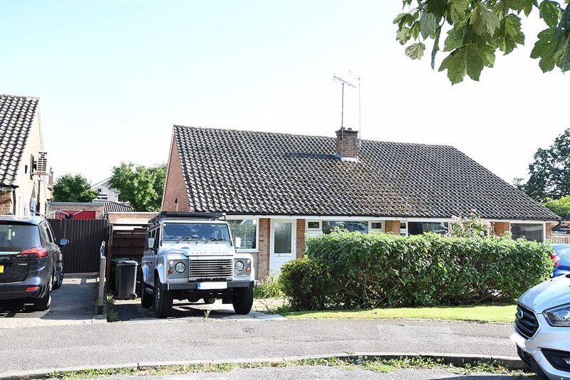 Main image of property: Abingdon Road, Barming ME16 £1650 pcm