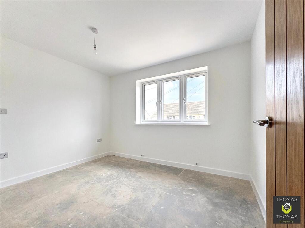 House in Gloucester - View 4