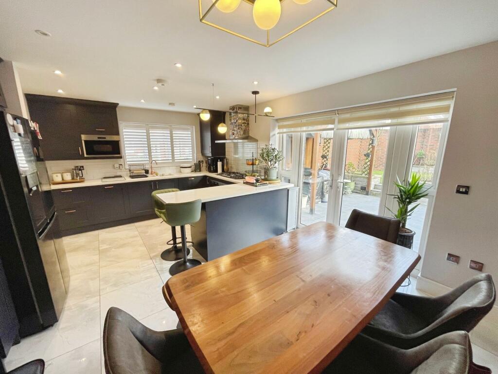 Saunders Way, Basingstoke, RG23 photo 2