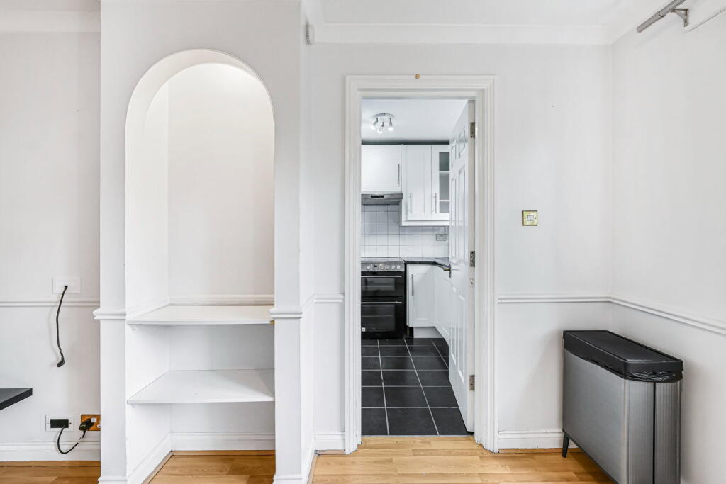 Apartment in Enfield - View 5